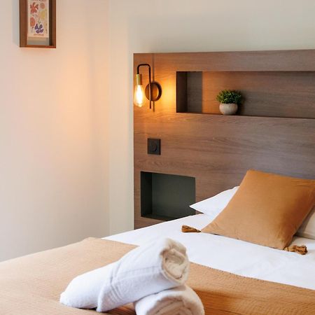 Appart'Hotel Le Corot - Acces Autonome - Saint-Junien Centre Екстер'єр фото