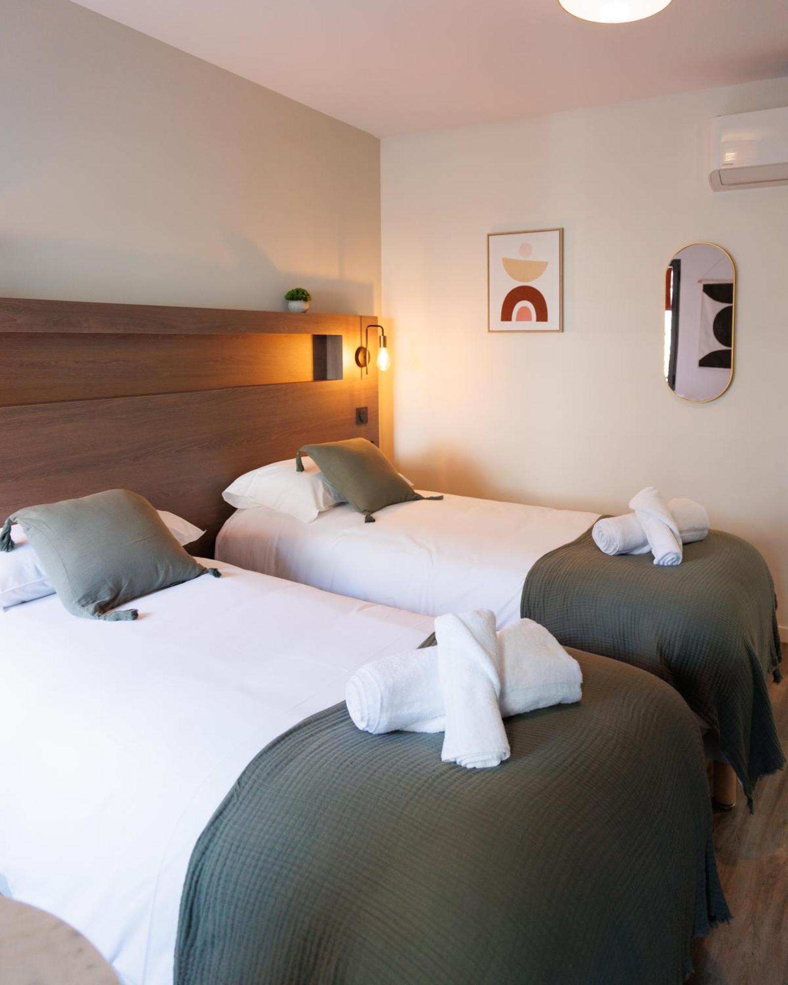 Appart'Hotel Le Corot - Acces Autonome - Saint-Junien Centre Екстер'єр фото