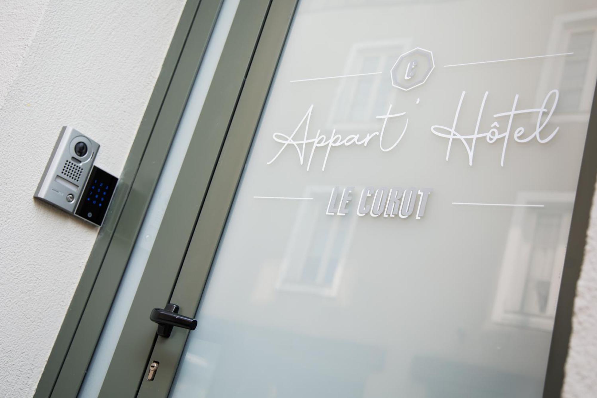 Appart'Hotel Le Corot - Acces Autonome - Saint-Junien Centre Екстер'єр фото