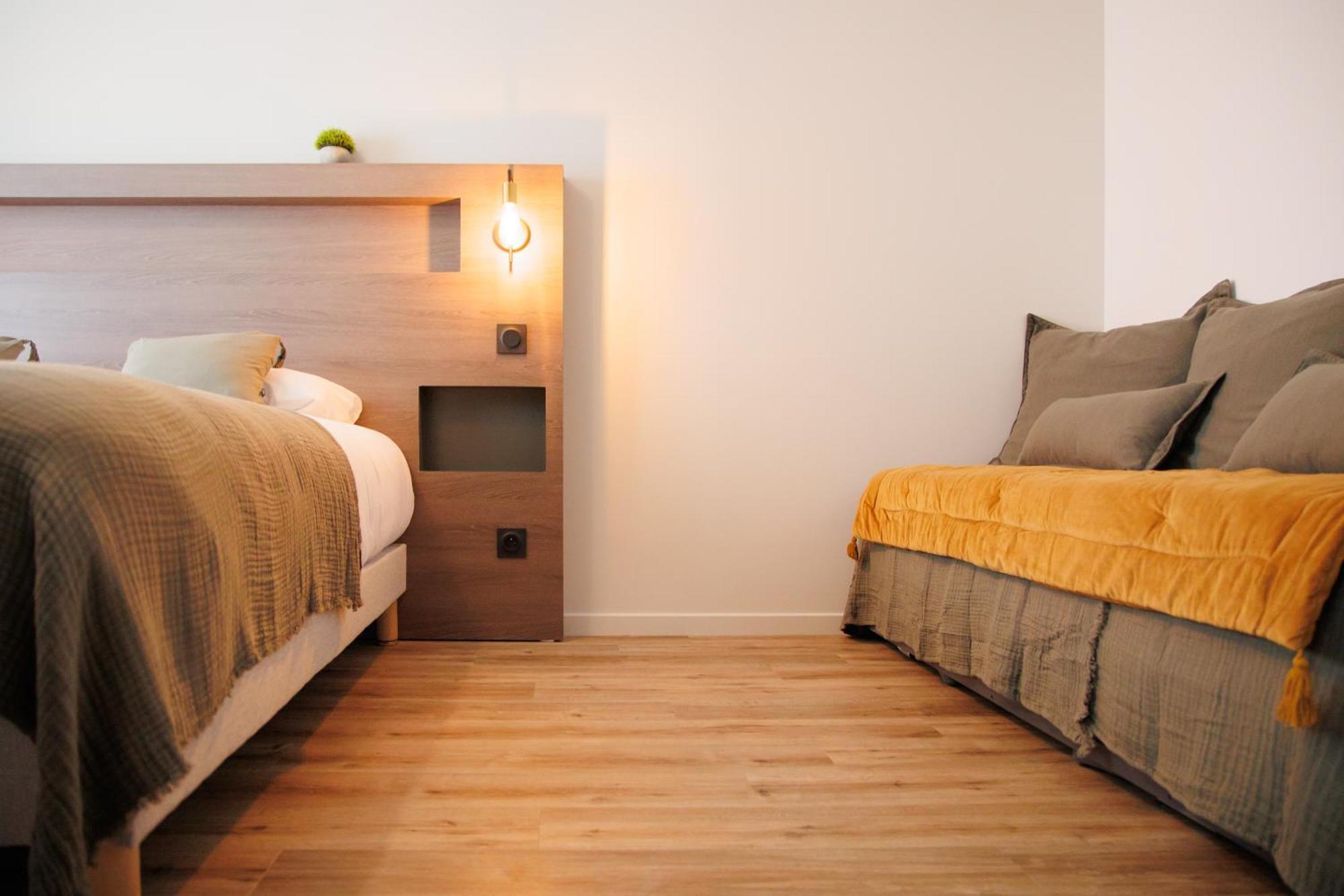 Appart'Hotel Le Corot - Acces Autonome - Saint-Junien Centre Екстер'єр фото