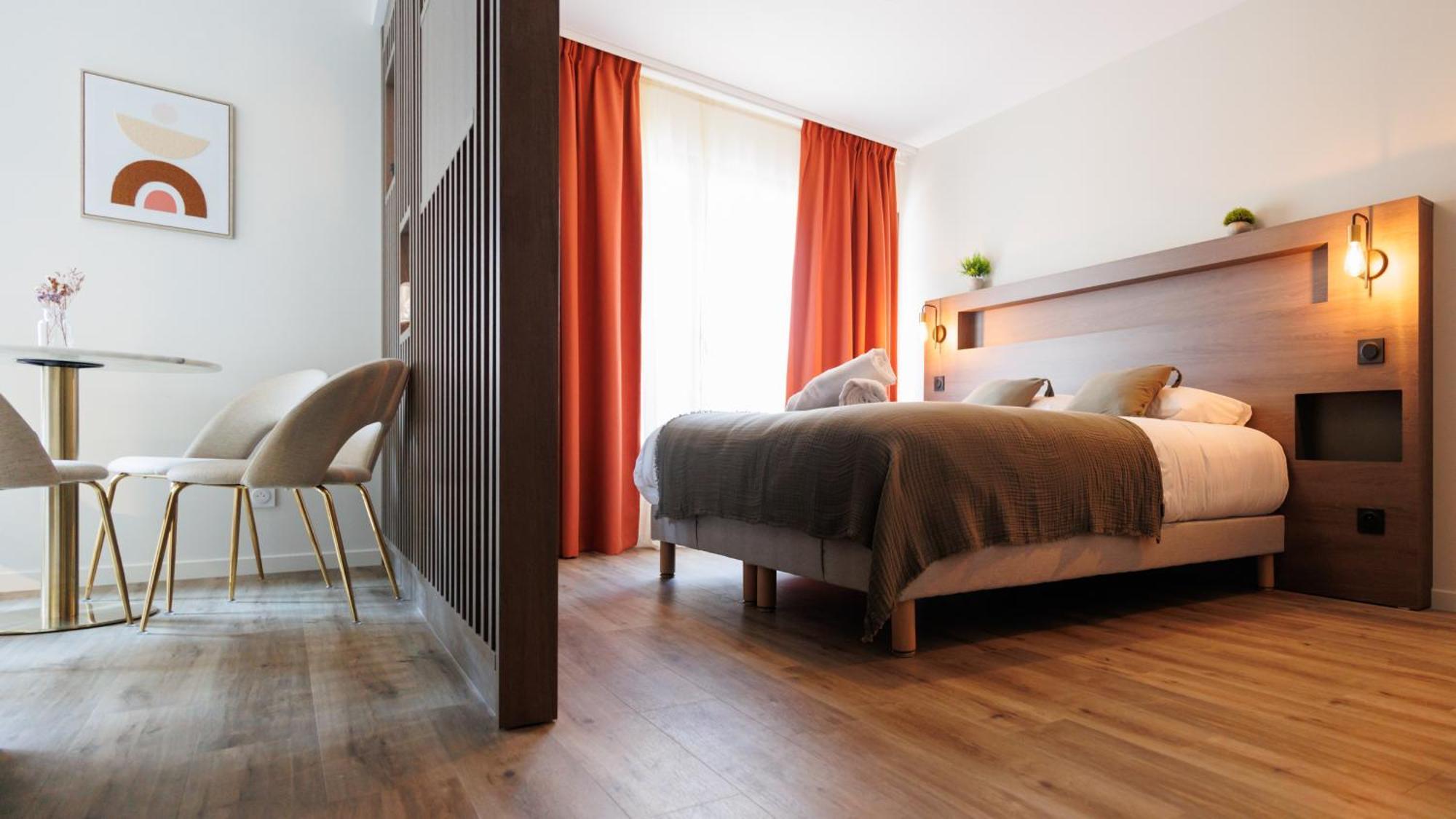 Appart'Hotel Le Corot - Acces Autonome - Saint-Junien Centre Екстер'єр фото