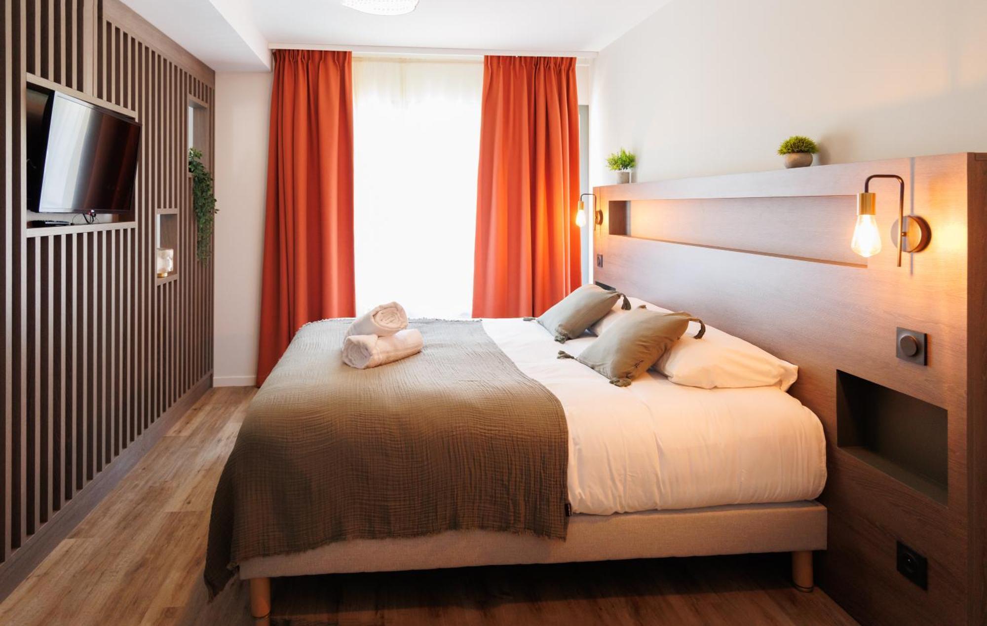 Appart'Hotel Le Corot - Acces Autonome - Saint-Junien Centre Екстер'єр фото