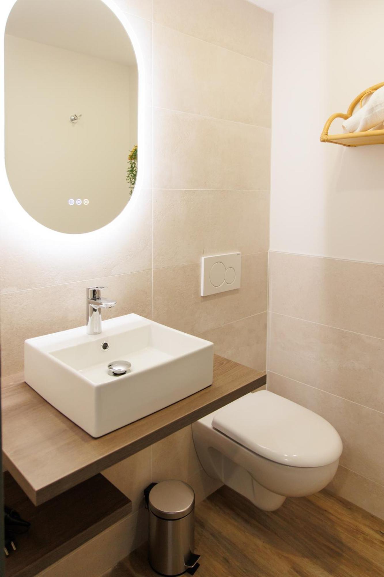 Appart'Hotel Le Corot - Acces Autonome - Saint-Junien Centre Екстер'єр фото