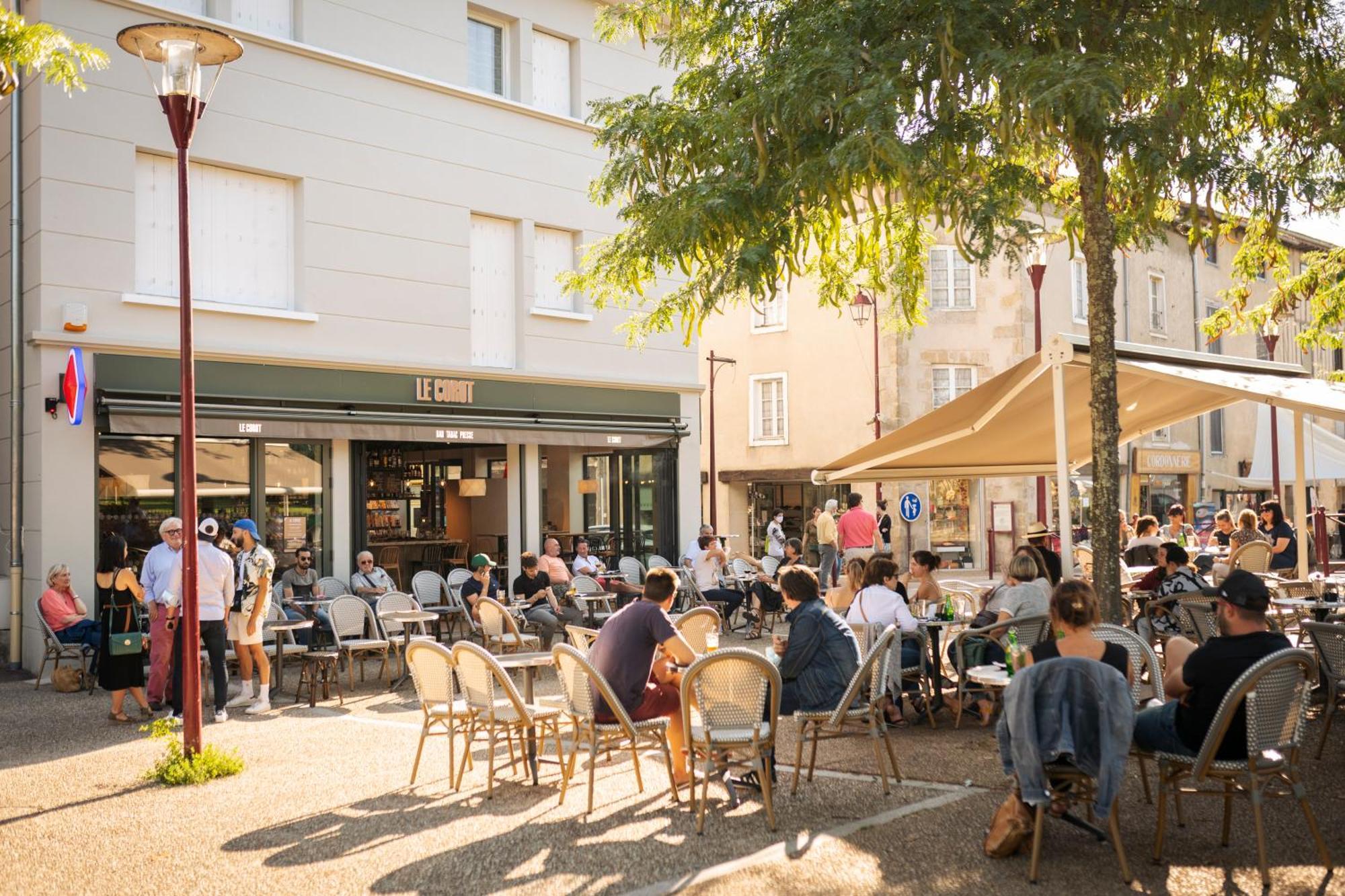 Appart'Hotel Le Corot - Acces Autonome - Saint-Junien Centre Екстер'єр фото